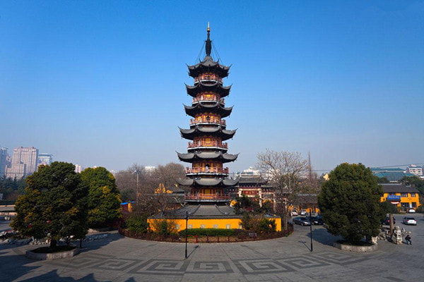 Experiencia Zen Templo Longhua - El Templo Budista Más Antiguo de Shanghái y Meditación Pacífica | Shanghai Private Tour