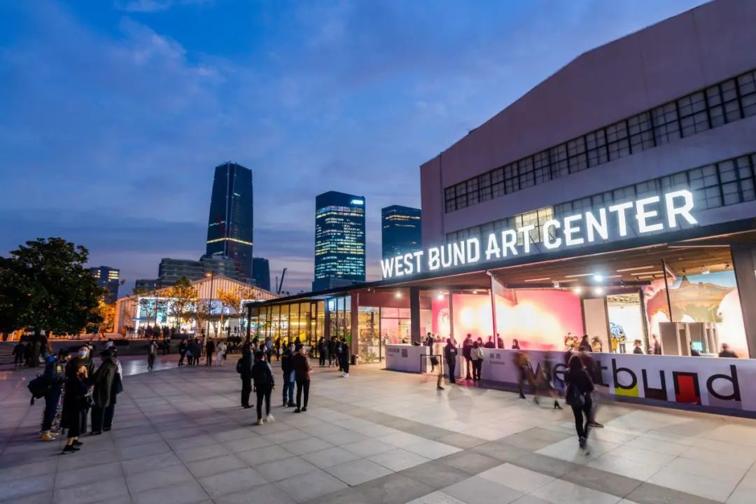 Tour Curatorial del Distrito de Arte West Bund - Explora galerías de vanguardia y la vibrante escena del arte contemporáneo. | Shanghai Private Tour