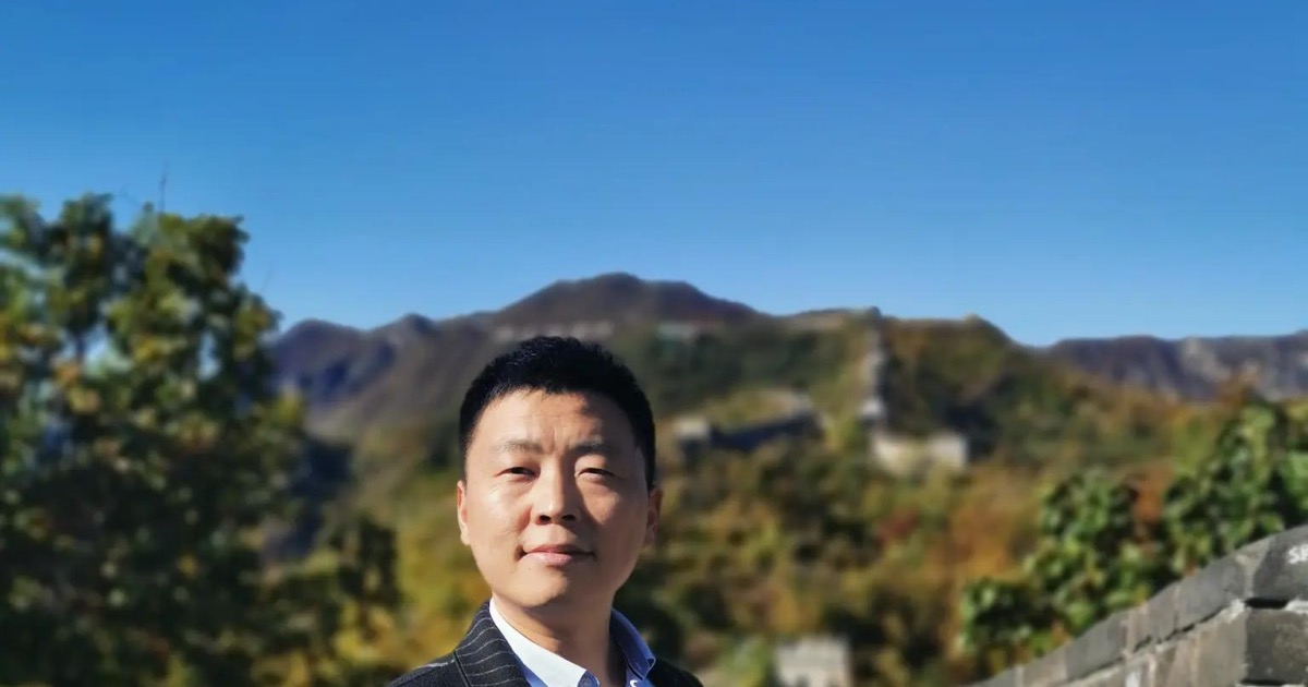 Ren, founder of BetterChinaTrip, at the Great Wall